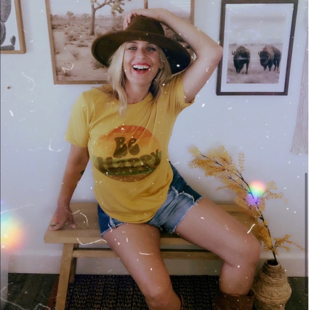New! “Be Happy “Mustard vintage Heather Tee - Picture 7 of 7